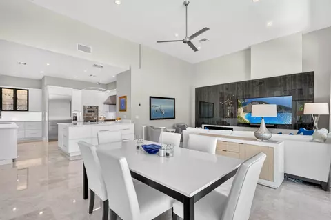 Dining - 7037 SE Harbor Cir, Stuart, FL 34996 photo 4 of 4