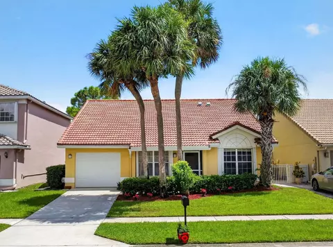 7390 Heathley Dr, Lake Worth, FL 33467