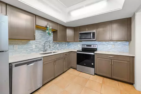 4500 Gefion Ct #302, Lake Worth, FL 33467