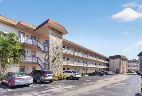 5181 W Oakland Park Blvd #104, Lauderdale Lakes, FL 33313
