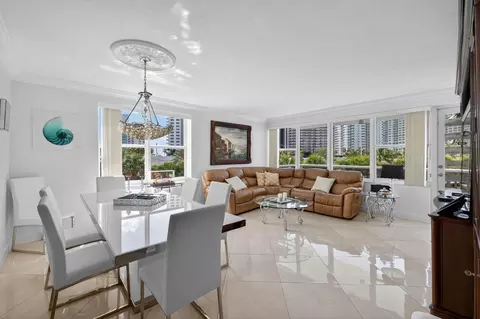 3300 NE 36th St #309, Fort Lauderdale, FL 33308