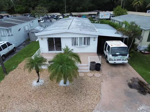 5863 SW 29th Ave, Fort Lauderdale, FL 33312