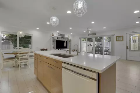 Kitchen - 232 Seabreeze Cir, Jupiter, FL 33477 photo 3 of 3