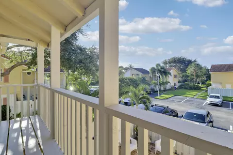 Exterior - 232 Seabreeze Cir, Jupiter, FL 33477 photo 3 of 4