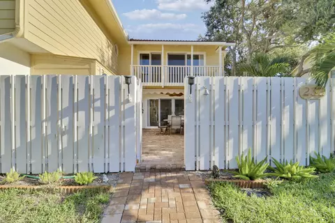 Exterior - 232 Seabreeze Cir, Jupiter, FL 33477 photo 1 of 4