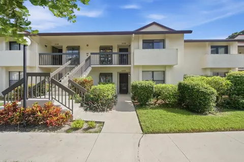 3340 Lucerne Park Dr, Greenacres, FL 33467