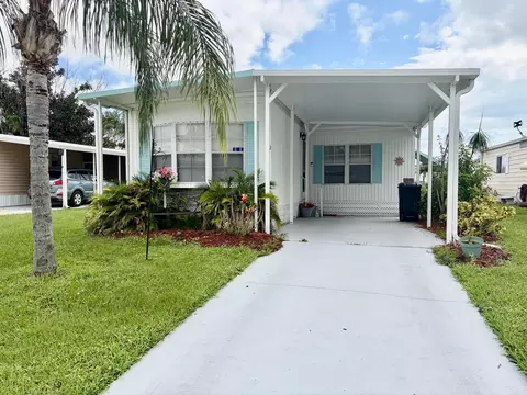 10 La Paloma Ln, Port Saint Lucie, FL 34952