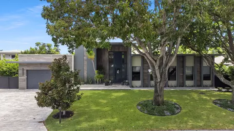 2424 NE 27th Ave, Fort Lauderdale, FL 33305