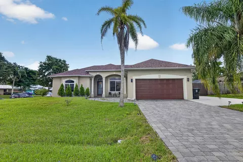 1402 SW Abingdon Ave, Port Saint Lucie, FL 34953