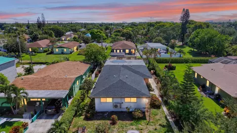 27 NW 14th Ave, Delray Beach, FL 33444
