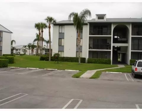 1105 Green Pine Blvd #C2, West Palm Beach, FL 33409