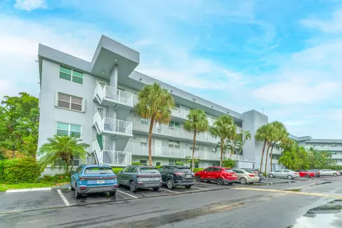 101 Royal Park Dr #1C, Oakland Park, FL 33309