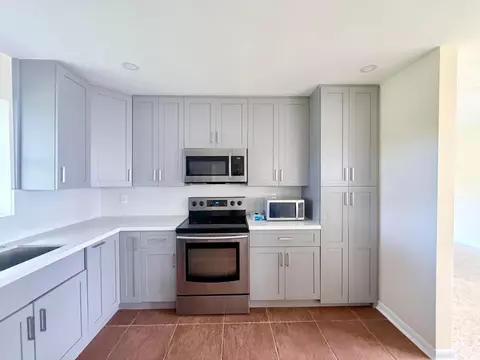 531 SW 11th Ave, Hallandale Beach, FL 33009