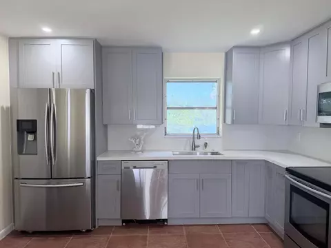 531 SW 11th Ave, Hallandale Beach, FL 33009