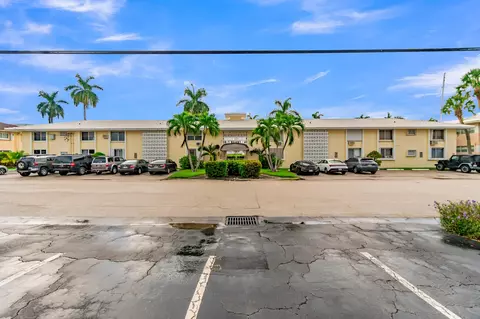 2840 NE 33rd Ct #2, Fort Lauderdale, FL 33306