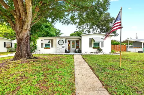 185 SE Serenata Ct, Port Saint Lucie, FL 34983