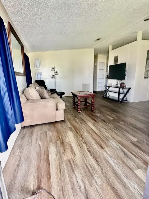 Living - 1230 Chobee St, Okeechobee, FL 34974 photo 1 of 2