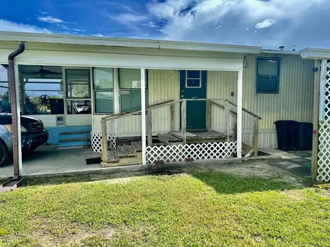 Exterior - 1230 Chobee St, Okeechobee, FL 34974 photo 5 of 6