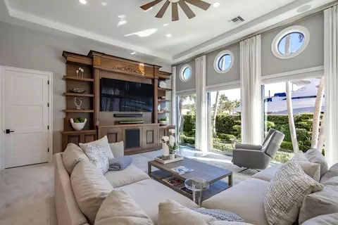 Living - 2457 NE 26th St, Lighthouse Point, FL 33064 photo 8 of 11
