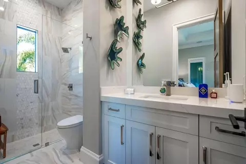 Bath - 2457 NE 26th St, Lighthouse Point, FL 33064 photo 10 of 13
