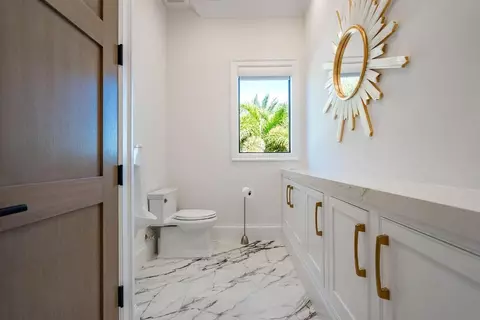 Bath - 2457 NE 26th St, Lighthouse Point, FL 33064 photo 9 of 13