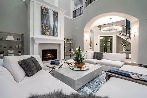 Living - 2457 NE 26th St, Lighthouse Point, FL 33064 photo 2 of 11
