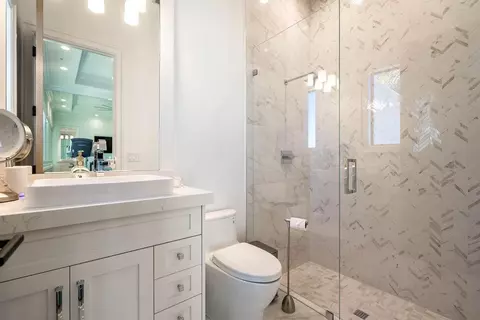 Bath - 2457 NE 26th St, Lighthouse Point, FL 33064 photo 12 of 13