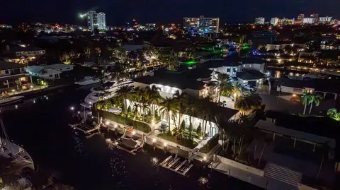 View/Area - 2457 NE 26th St, Lighthouse Point, FL 33064 photo 6 of 6