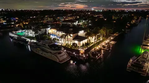 View/Area - 2457 NE 26th St, Lighthouse Point, FL 33064 photo 3 of 6