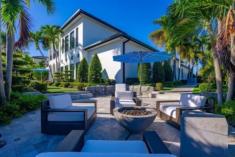 Exterior - 2457 NE 26th St, Lighthouse Point, FL 33064 photo 18 of 24