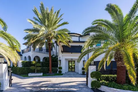 Exterior - 2457 NE 26th St, Lighthouse Point, FL 33064 photo 3 of 24