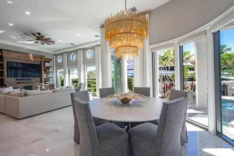 Dining - 2457 NE 26th St, Lighthouse Point, FL 33064 photo 3 of 5