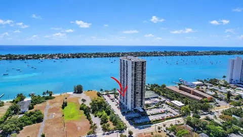 5600 N Flagler Dr #606, West Palm Beach, FL 33407