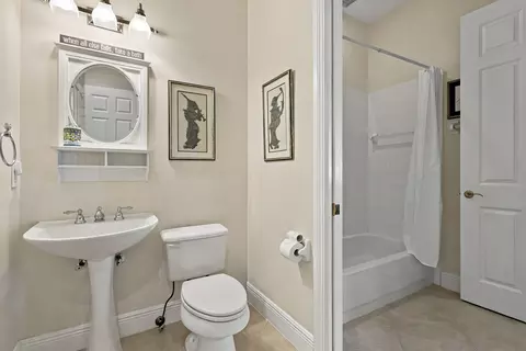 Bath - 9010 Cascada Way, Naples, FL 34114 photo 4 of 6