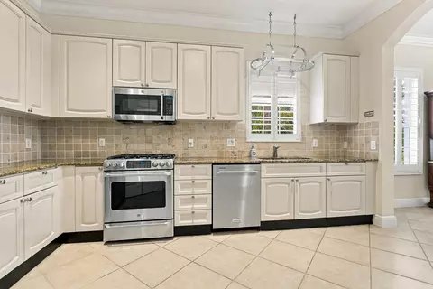 Kitchen - 9010 Cascada Way, Naples, FL 34114 photo 2 of 4