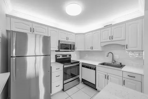 190 Saxony D Cir, Delray Beach, FL 33446