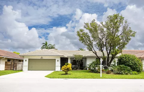 8631 NW 82nd St, Tamarac, FL 33321