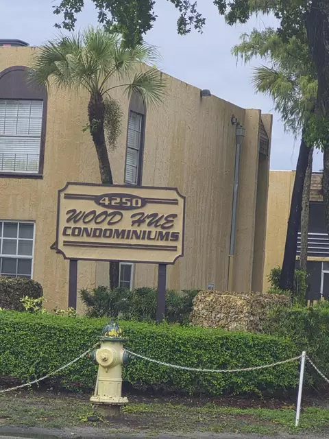 4221 NW 19th St #286, Lauderhill, FL 33313