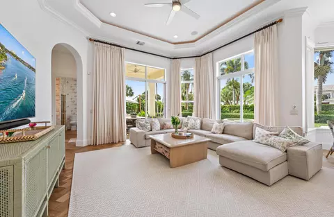 Living - 115 Echo Ln, Jupiter, FL 33458 photo 4 of 4