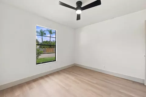 Bedroom - 184 Greentree Cir, Jupiter, FL 33458 photo 4 of 10
