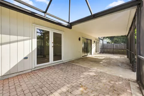 Exterior - 184 Greentree Cir, Jupiter, FL 33458 photo 4 of 9