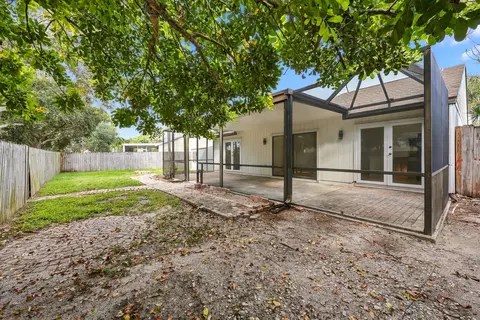 Exterior - 184 Greentree Cir, Jupiter, FL 33458 photo 6 of 9