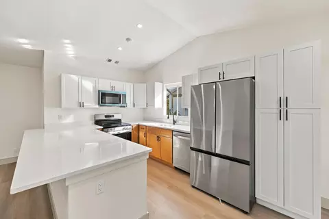 Kitchen - 184 Greentree Cir, Jupiter, FL 33458 photo 2 of 4
