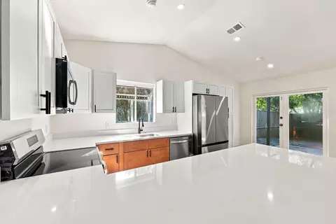 Kitchen - 184 Greentree Cir, Jupiter, FL 33458 photo 3 of 4