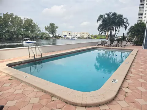Exterior - 1401 N Riverside Dr #1206, Pompano Beach, FL 33062 photo 3 of 10