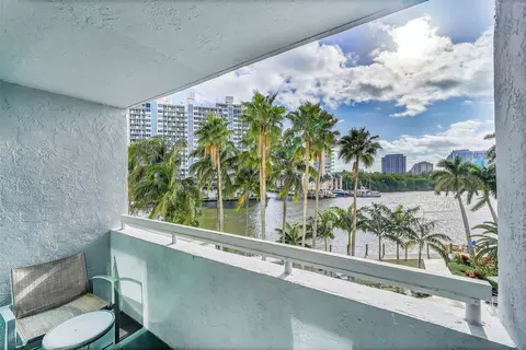 2670 E Sunrise Blvd #322, Fort Lauderdale, FL 33304