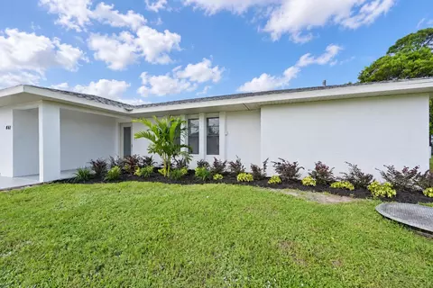 441 SE Guava Ter, Port Saint Lucie, FL 34983