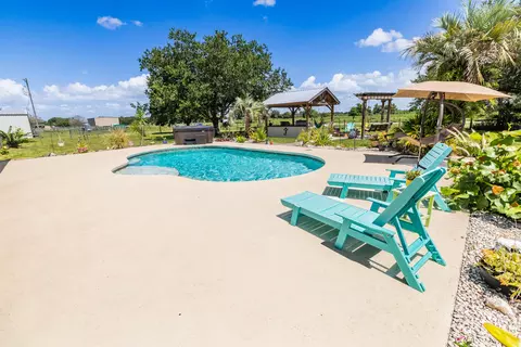 Exterior - 8661 E Center St, Okeechobee, FL 34974 photo 13 of 28