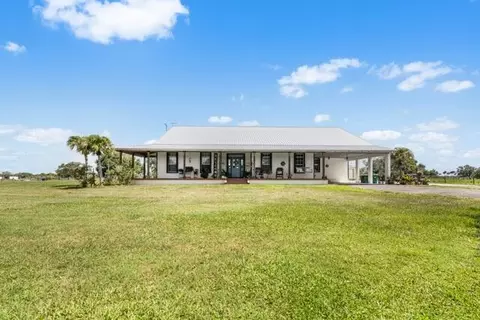 Exterior - 8661 E Center St, Okeechobee, FL 34974 photo 19 of 28
