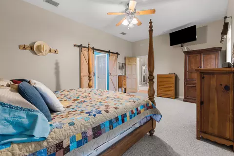 Bedroom - 8661 E Center St, Okeechobee, FL 34974 photo 2 of 10